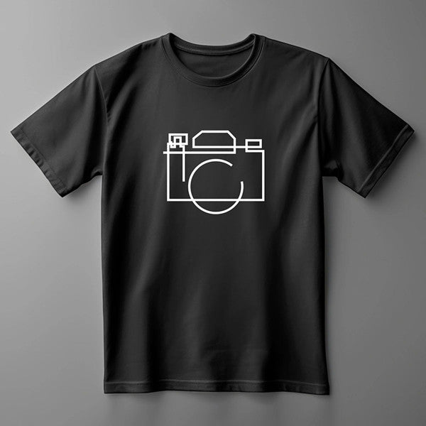 Camiseta Emotive Studio con Silueta de Cámara
