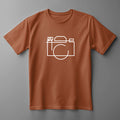 Camiseta Emotive Studio con Silueta de Cámara
